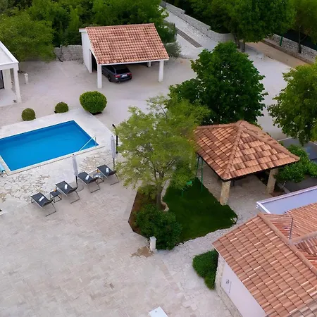 Будинок відпочинку Wellnes Silentio With Pool *